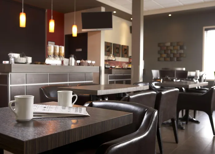 Econo Lodge Inn & Suites